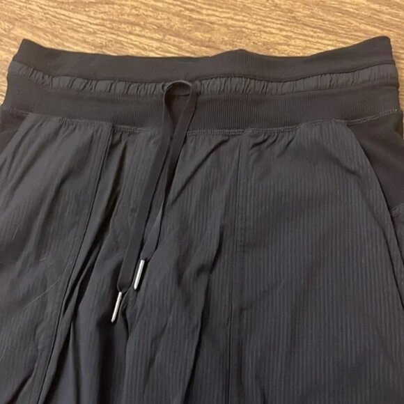 Lululemon Dance Studio Mid-Rise Cropped Pant - Picture 3 of 4